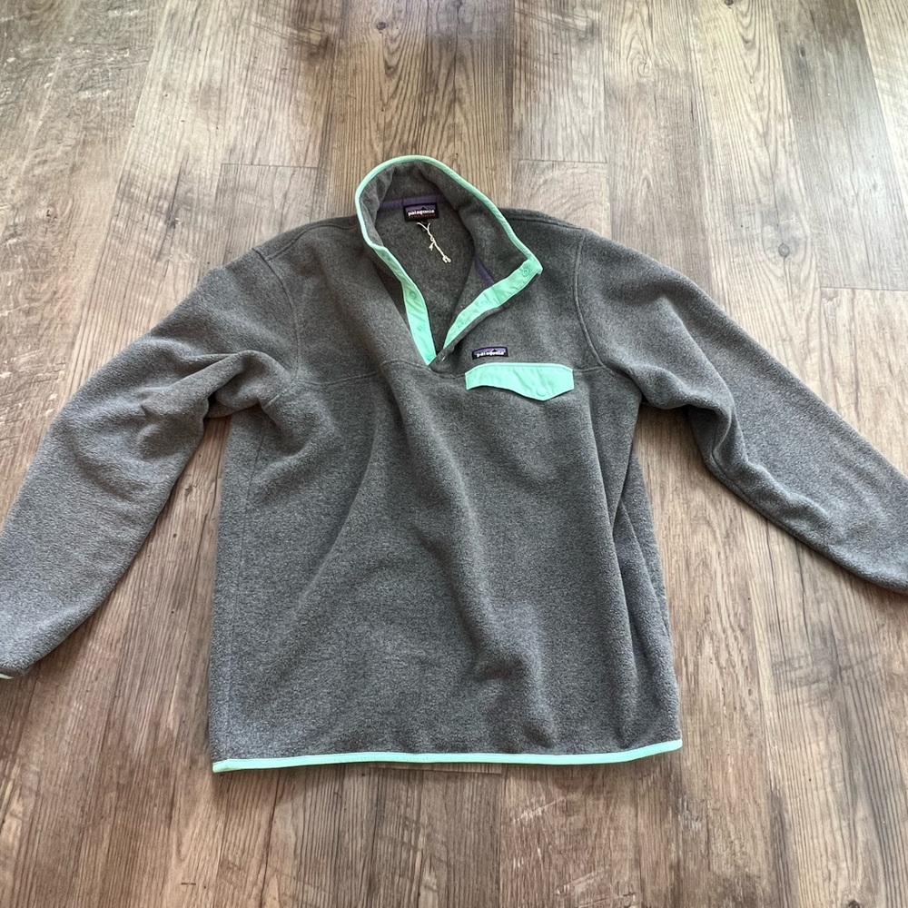 Patagonia Gray and Green Zip Up Sweater